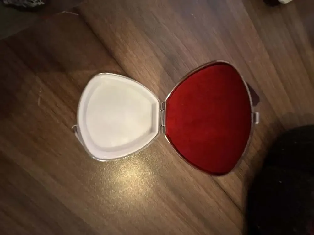Unbranded triangular shield